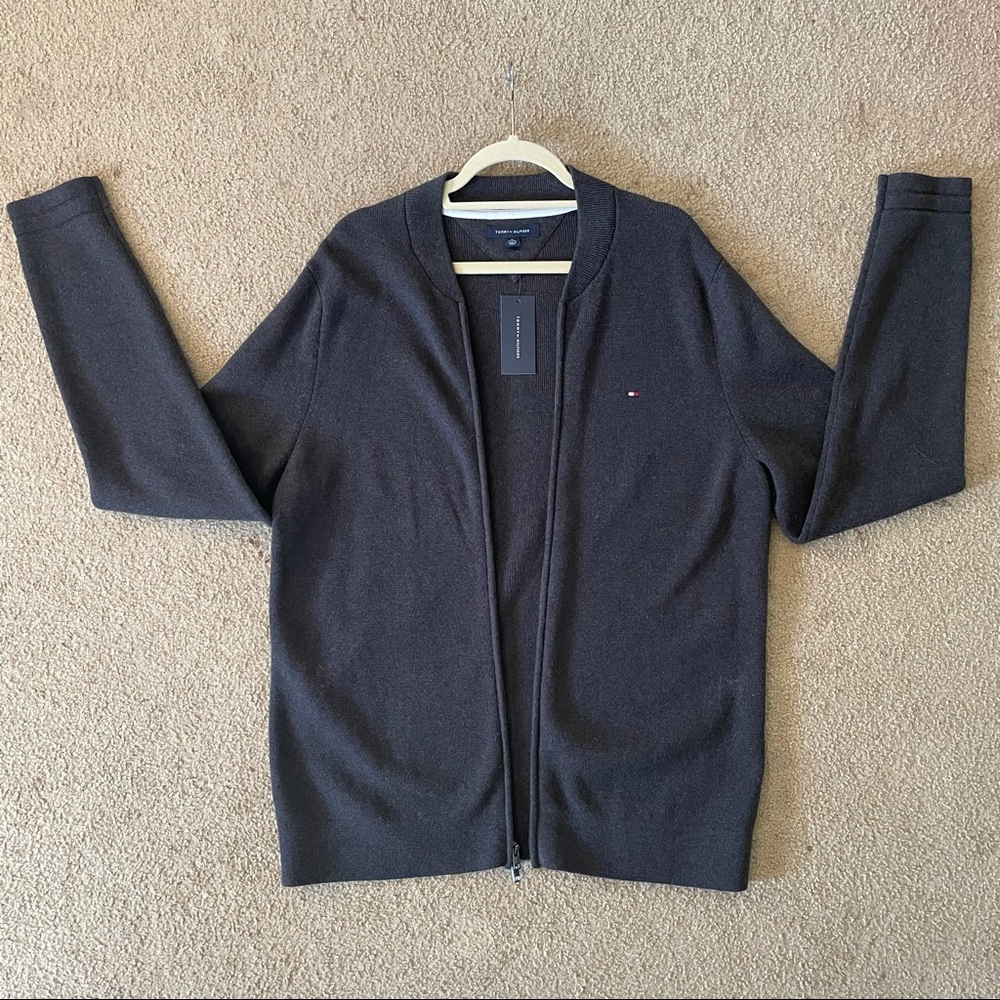 Men’s Tommy Hilfiger Gray Zip Up Sweater - NWT